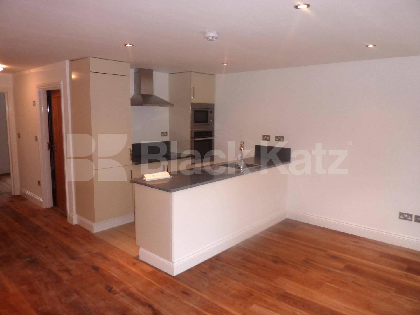 			4 BED IN CAMDEN !!!!, 4 Bedroom, 1 bath, 1 reception Flat			 Camden Street, CAMDEN